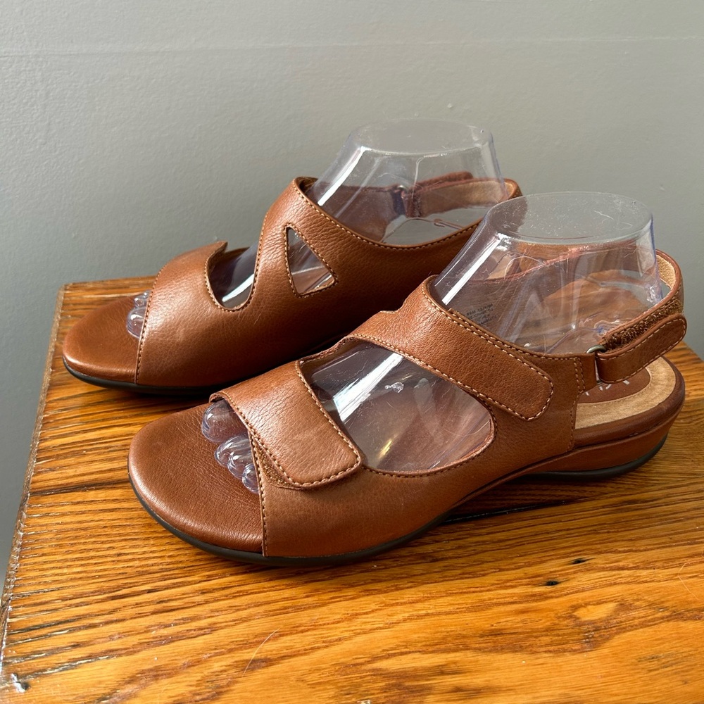 Clarks brown sandal size 8.5